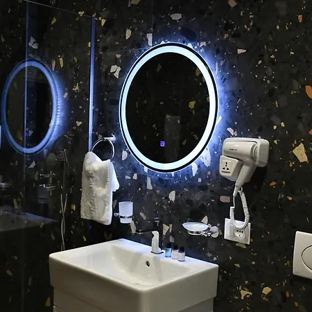 Elite Golem (Tirana)