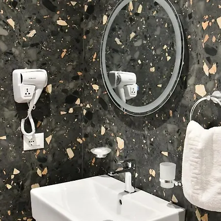 Elite 4* Golem (Tirana)