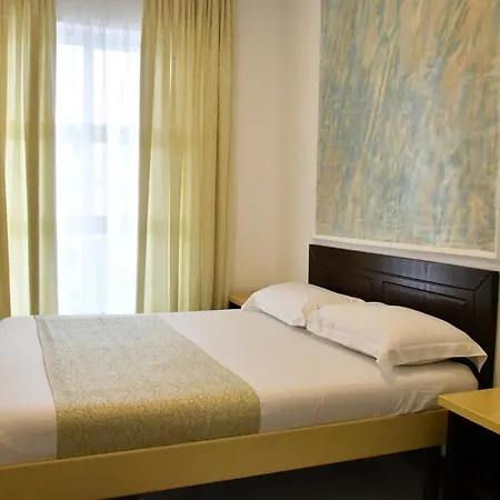 Hotell Elite Golem (Tirana)