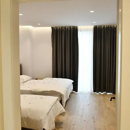 Elite 4* Golem (Tirana)